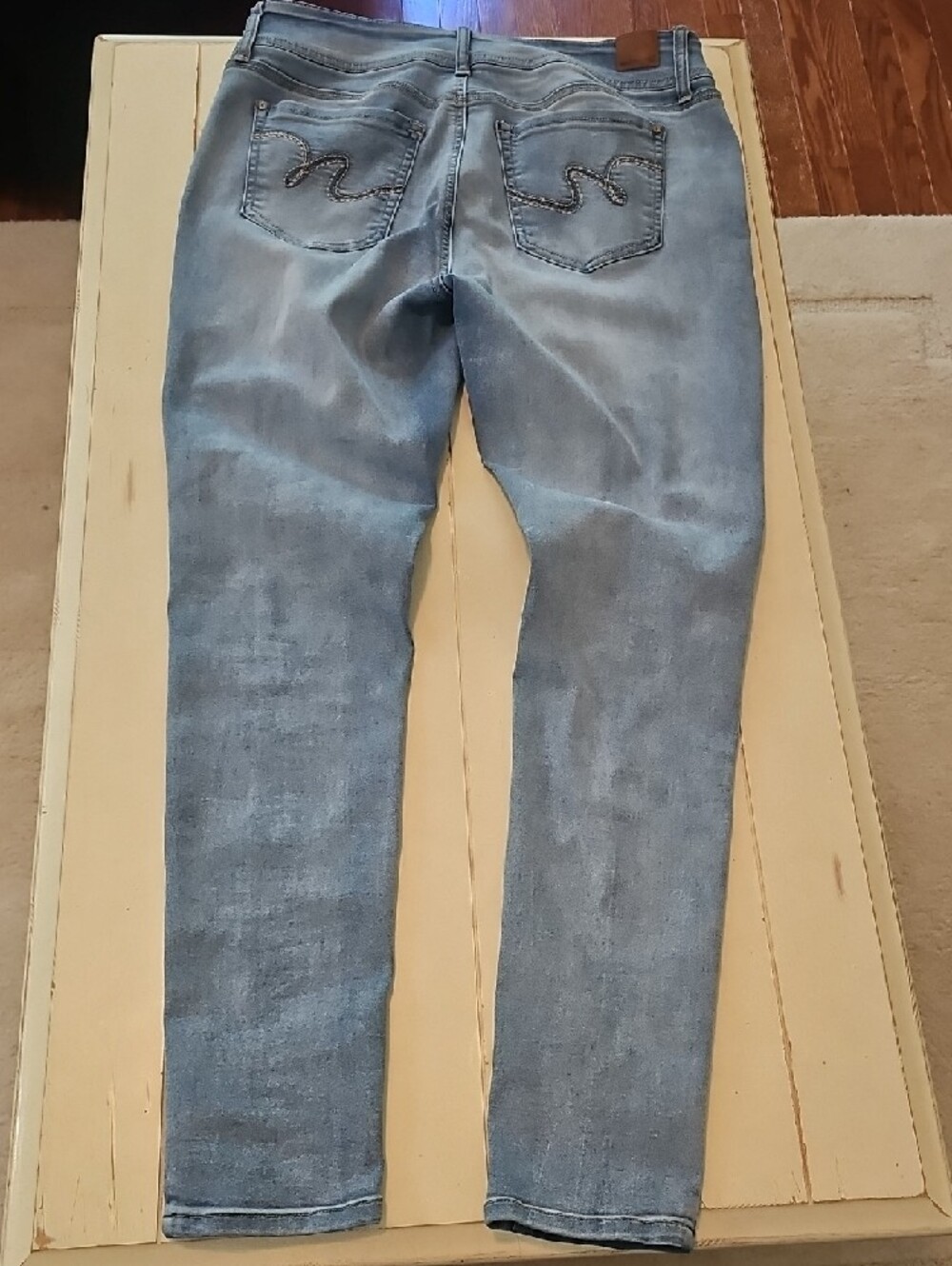 Wallflower Light Wash Faded Blue Softest Skinny Jeans, Juniors 15Long, Like New! - Picture 7 of 7